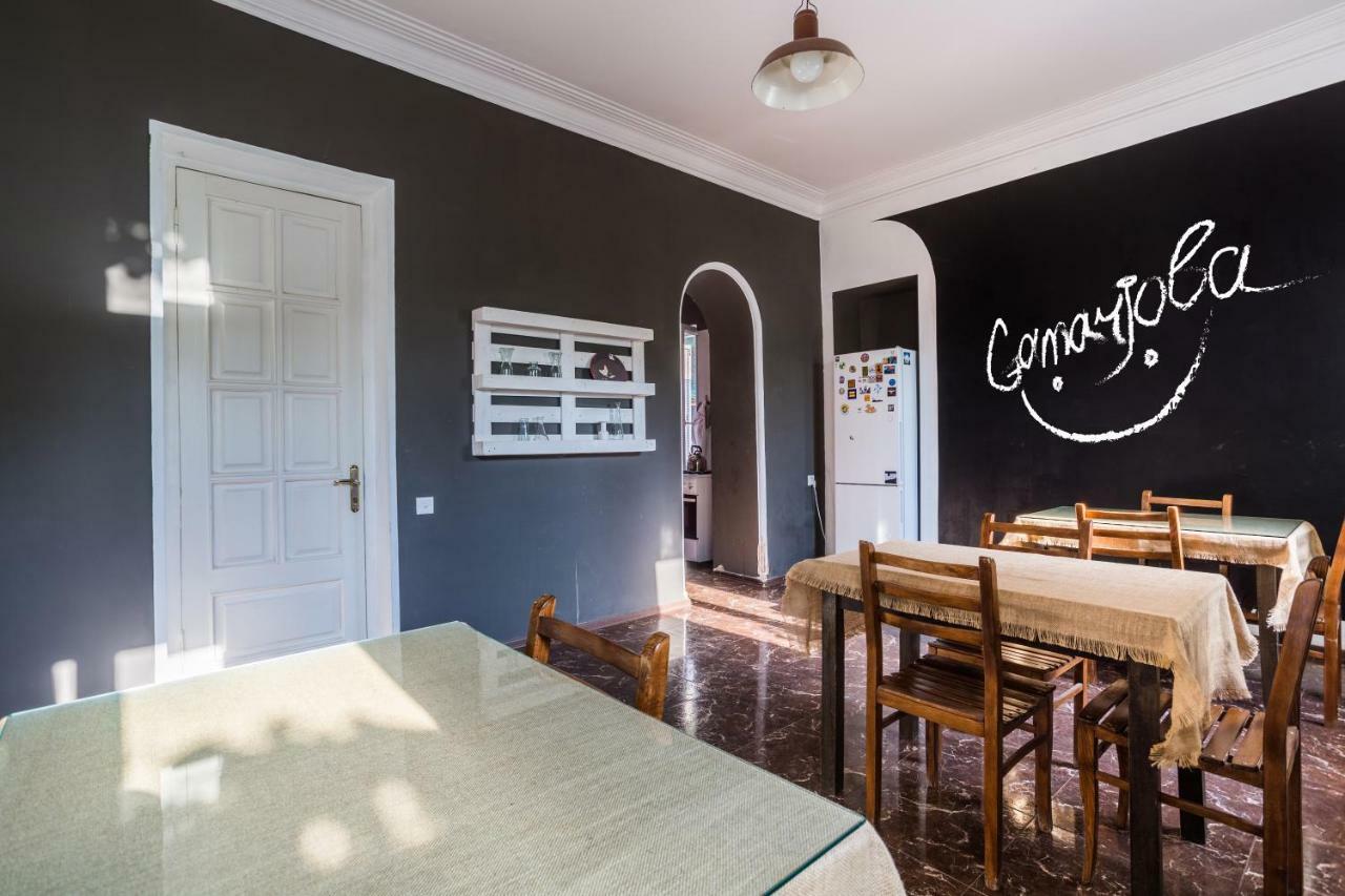 M42 Hostel Tbilisi Buitenkant foto
